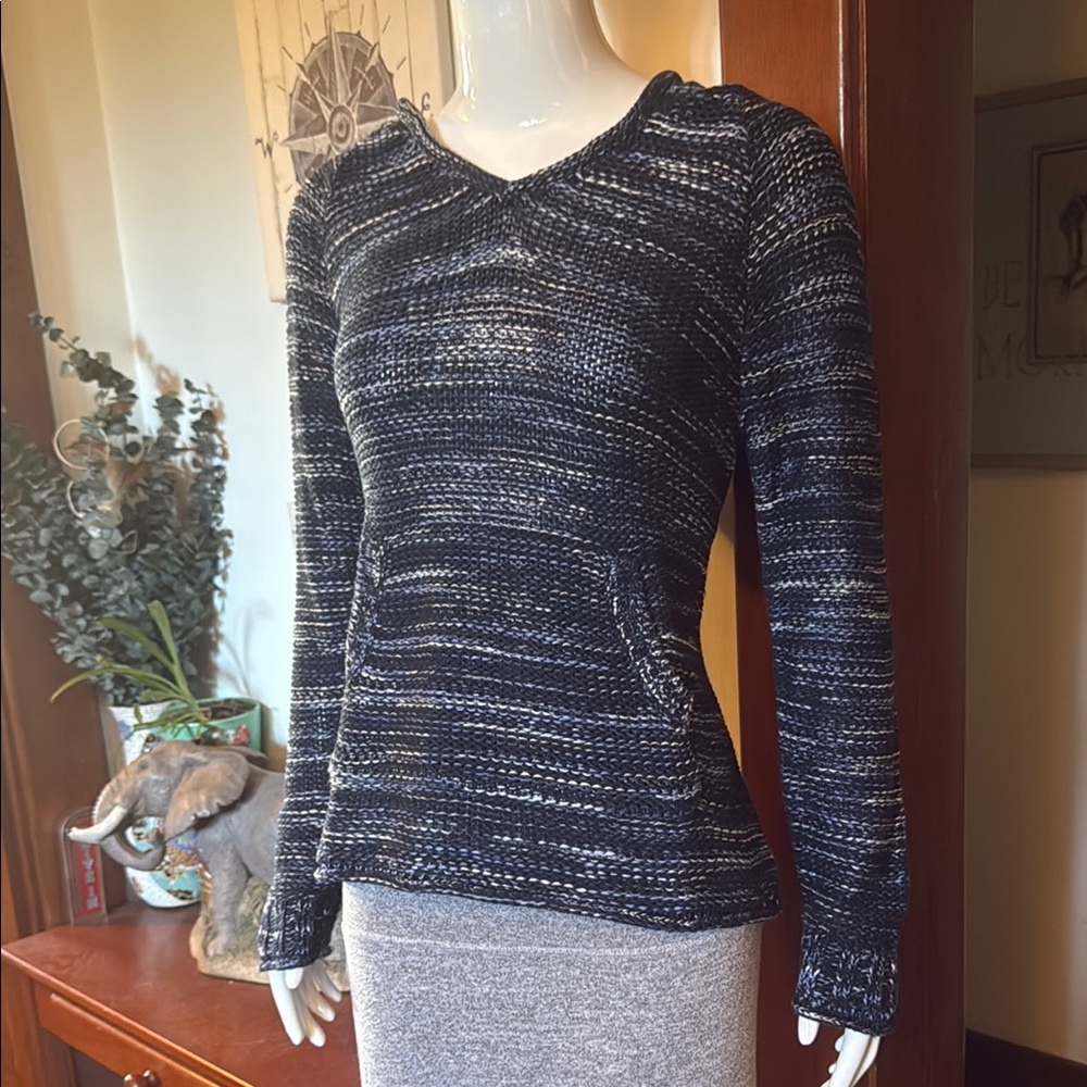 NWT Eddie Bauer size small Blue Black and White Knit hoodie Sweater